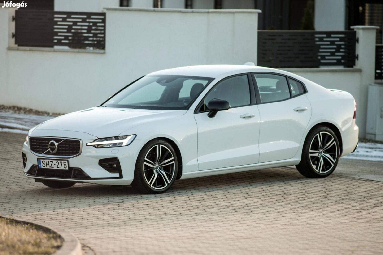 Volvo S60 2.0 [B4] Mhev R-Design Geartronic Mag...